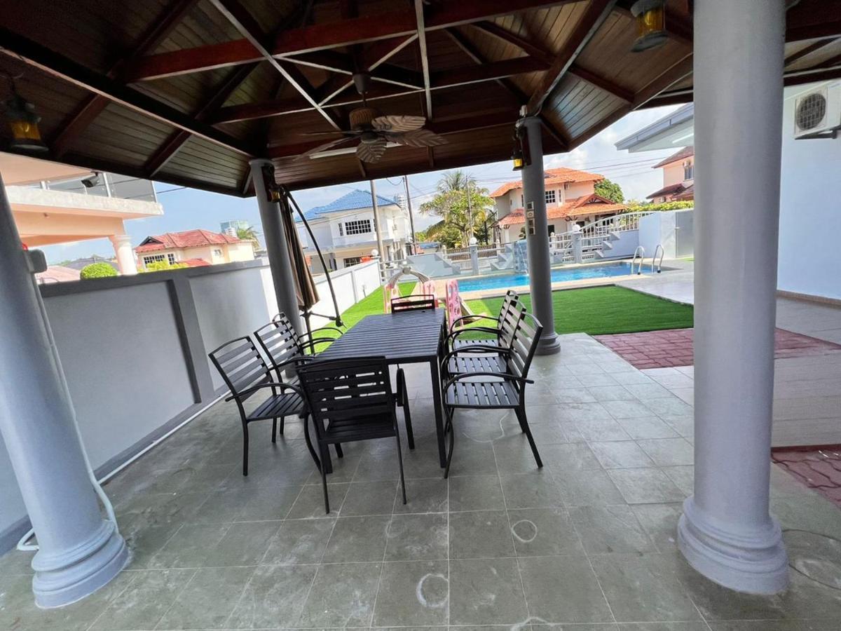 Bearbrick Homestay With Pool Port Dickson Kültér fotó