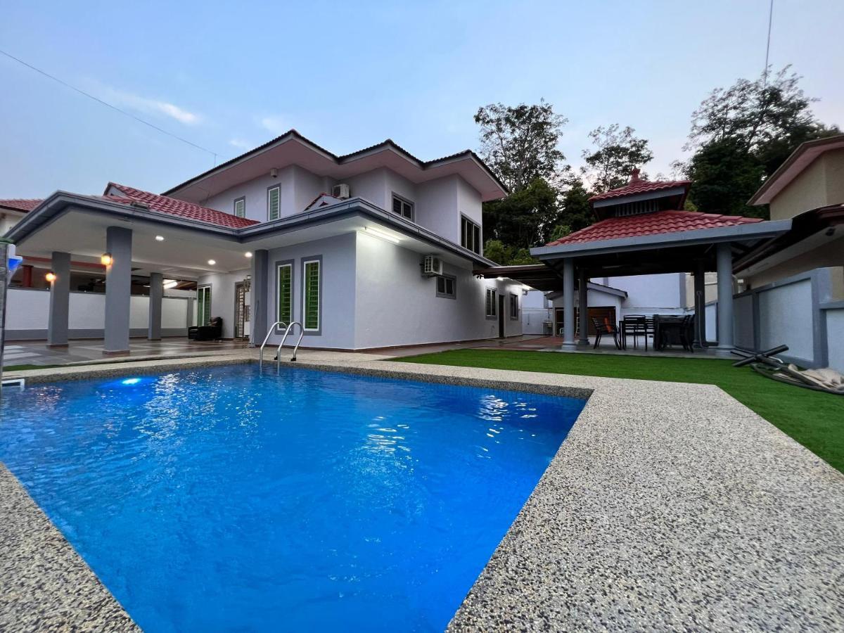 Bearbrick Homestay With Pool Port Dickson Kültér fotó
