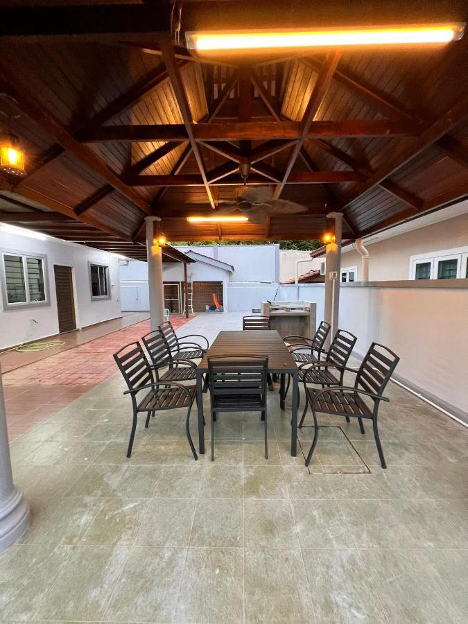 Bearbrick Homestay With Pool Port Dickson Kültér fotó